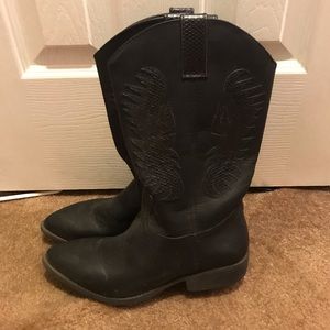 Black cowboy boots